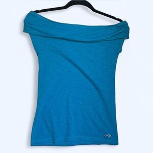 Hollister Y2K Off-Shoulder Tee